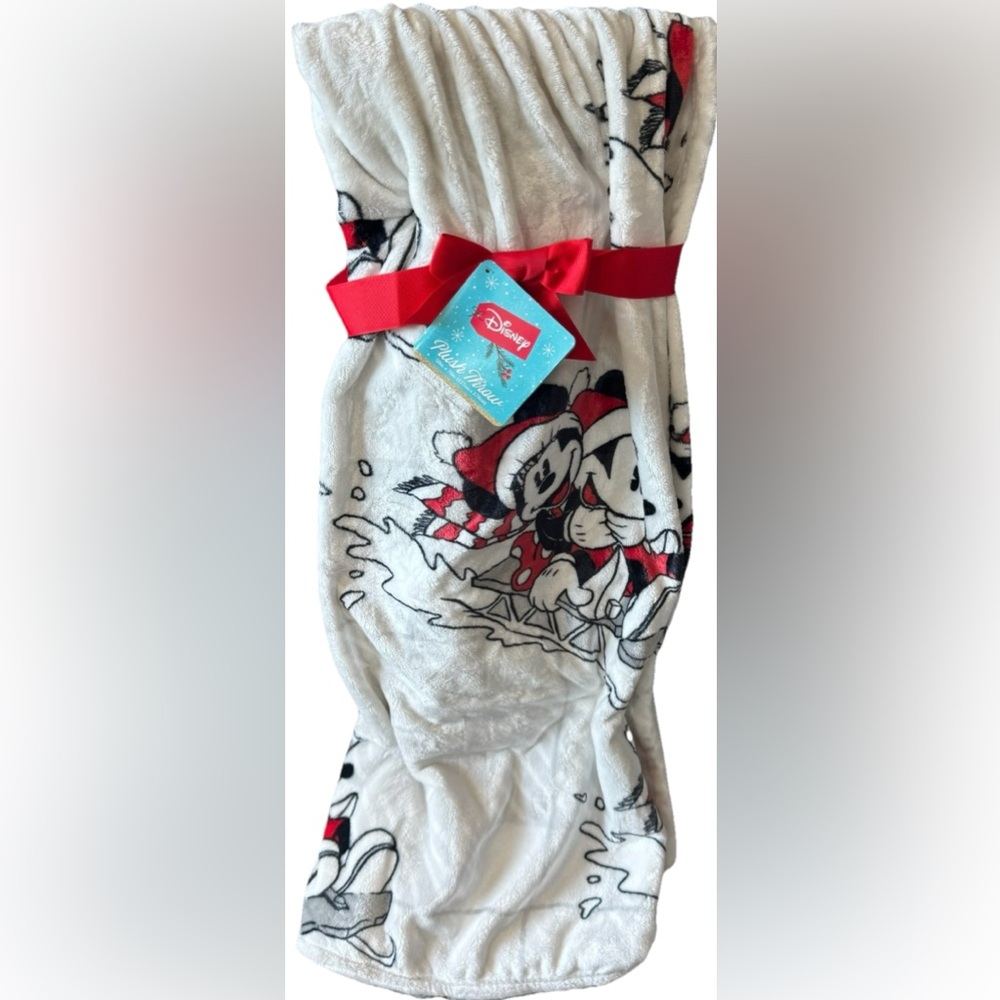 DISNEY CHRISTMAS WINTER HOLIDAY THROW BLANKET W/MINNIE & MICKEY MOUSE SLEDDING